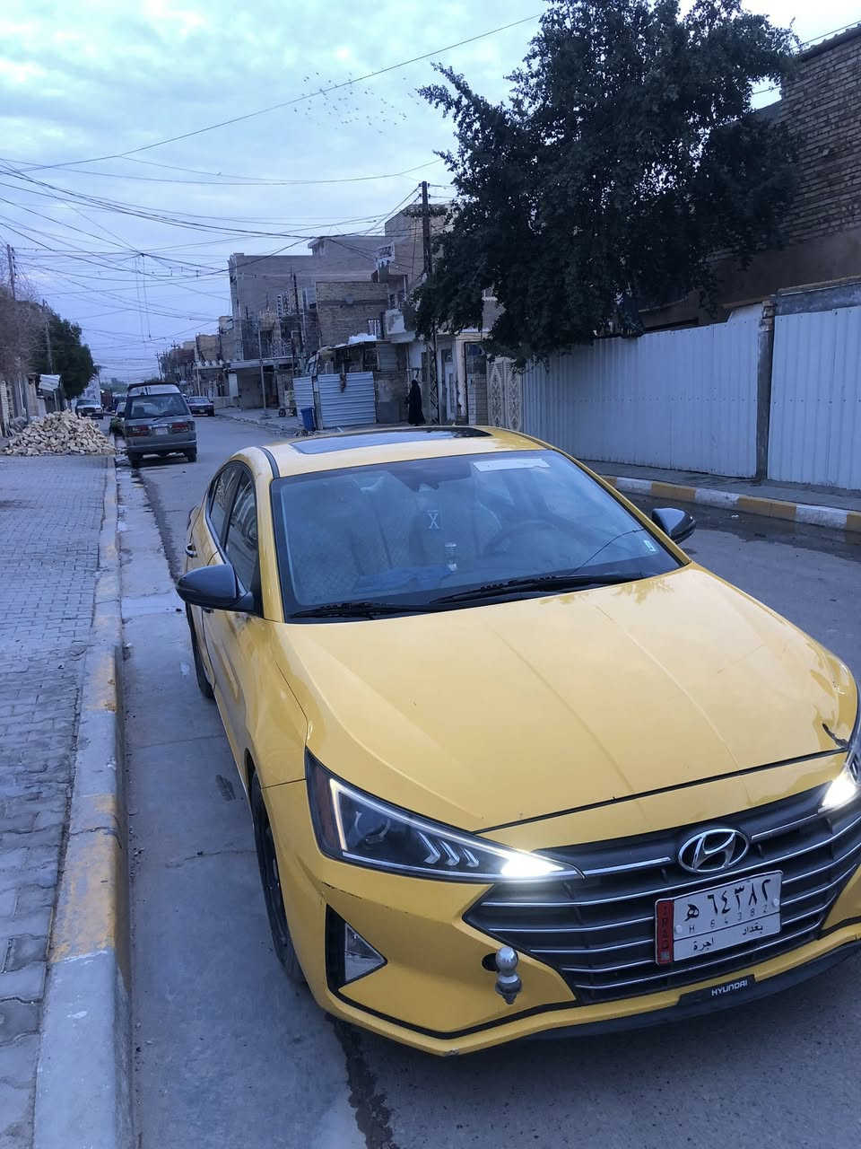 السلام عليكم شباب أنتره كندي موديل 20 ضرار صندوق الجنطه بس سعره 132 وبيه مجال رجاء عدم الاتصال على الواتساب رقم التلفون ***********
