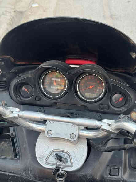 السلام عليكم فورزه 06 
مكينه كهرباء خير من الله
نكره شغل واطلع وين متريد 

السعر ٥٠٠ وبيها مجال 
مكاني زيونه او بلديات 
***********
