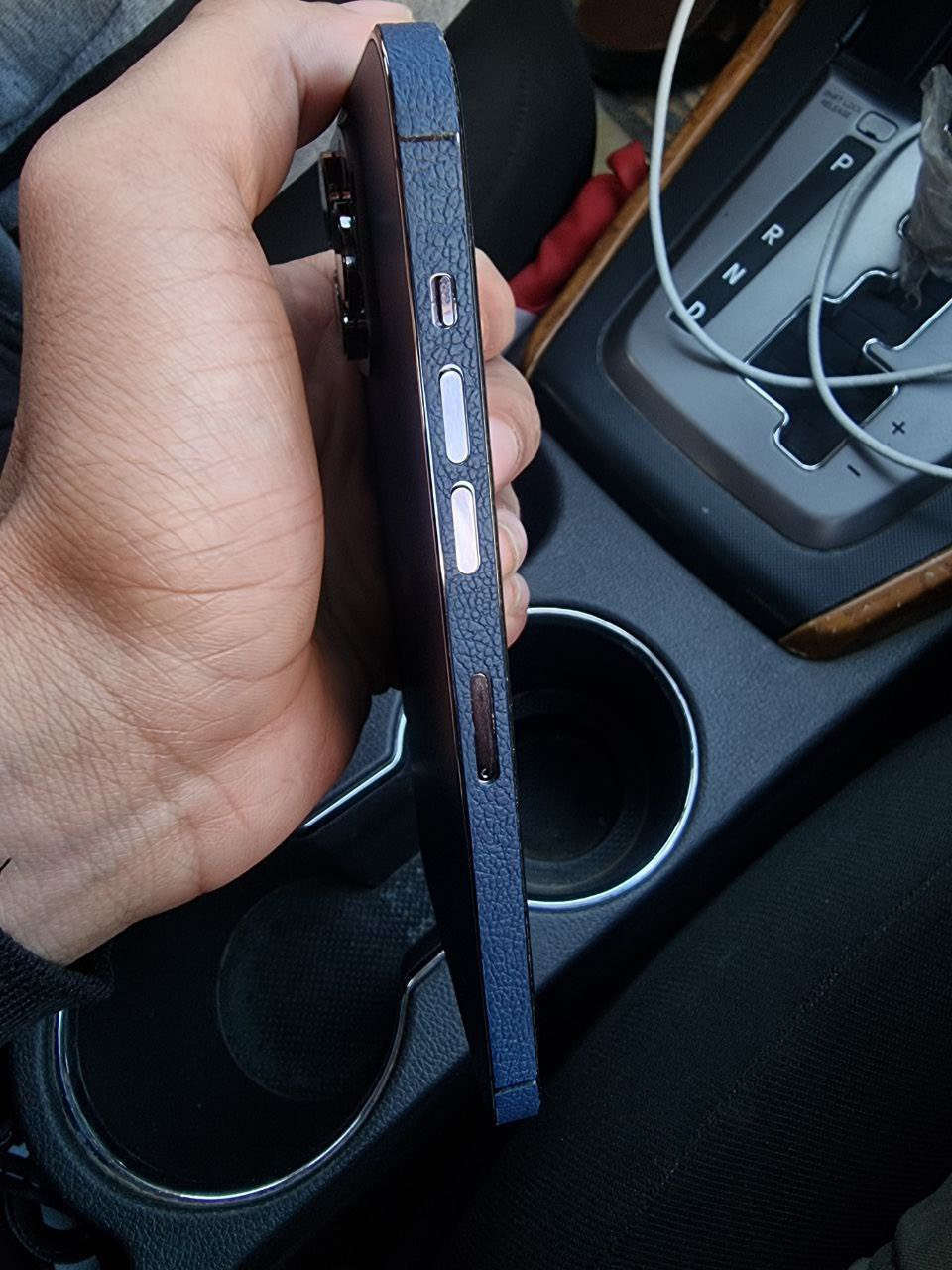 14 برو ماكس نضيف كلش 
البطاريه %91
ذاكره 256
***********
مو شراي لا تدخل
