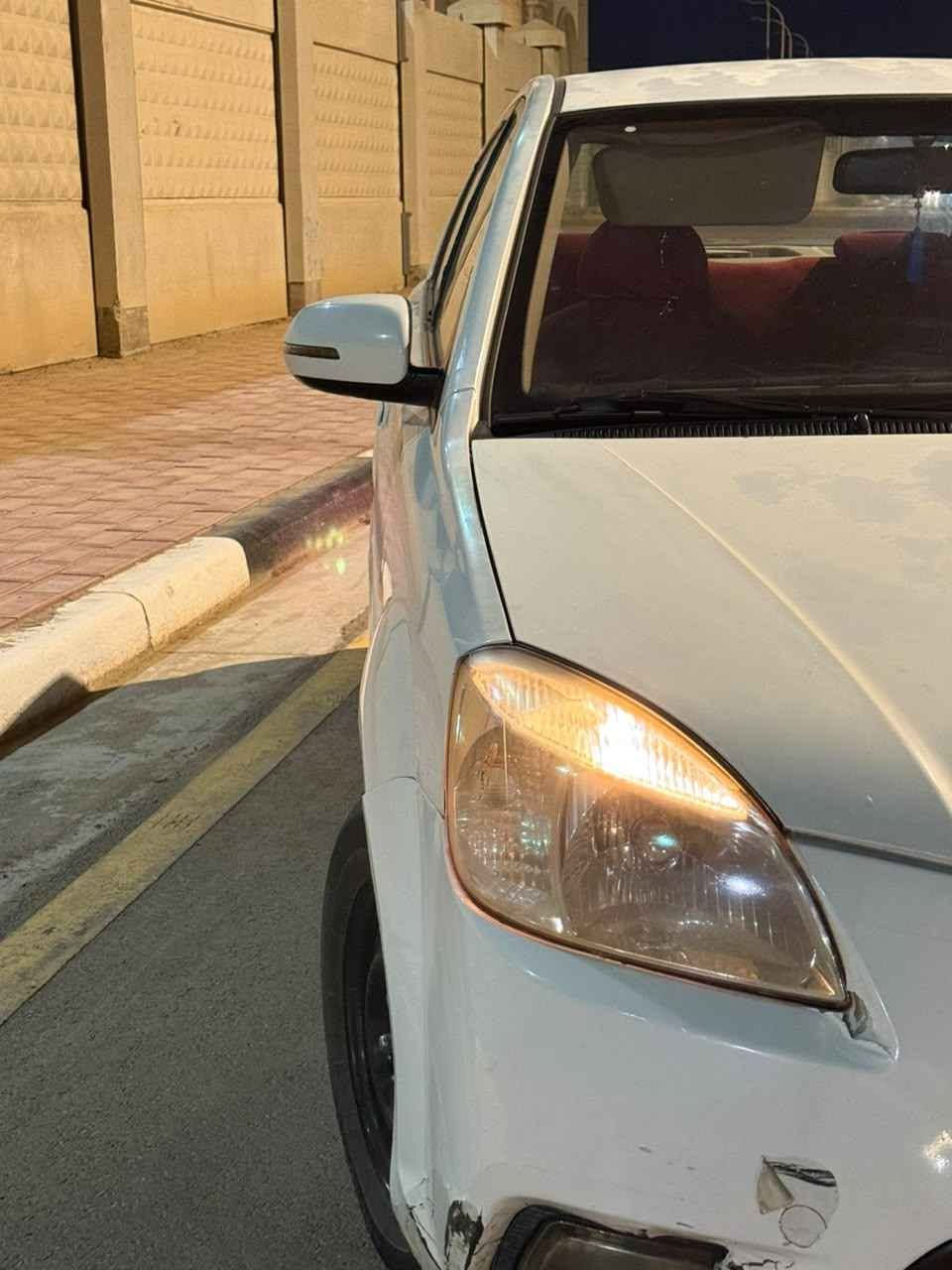 السلام عليكم عيوني 
كيا ريو موديل  2012 وارد خليجي رقم اربيل باسمي
  مكينه 1600  كير  مكينه حداديه كهربائيات كله جاهزه السياره 
بيه صبغ عليكم مقدار اربع أصابع فوق هلال الجاملغ خلف الصدر 
 مكان السياره كربلاء للاستفسار على هذا الرقم *********** كربلاء, العراق
