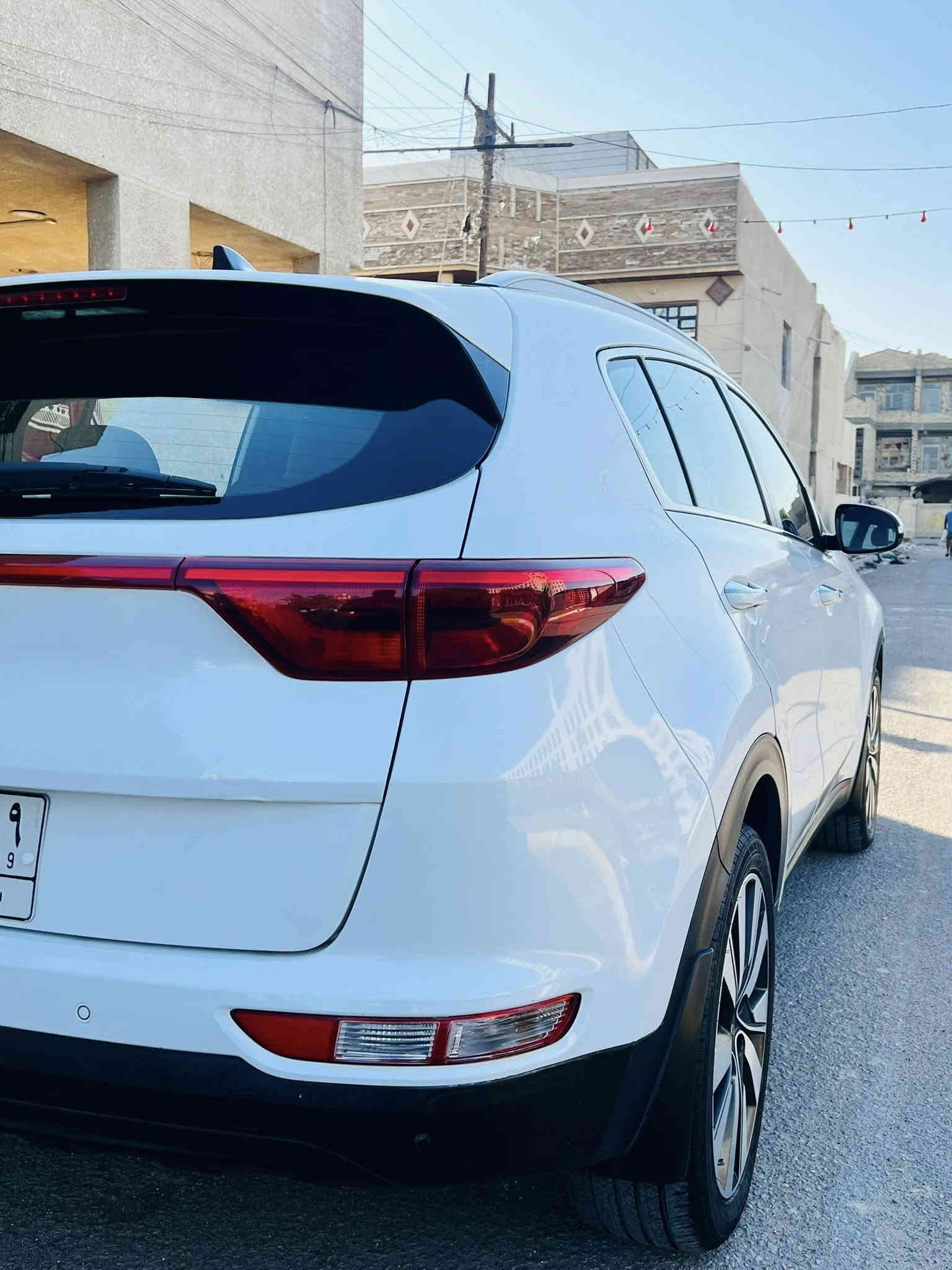 السلام عليكم
كيا سبورتج خليجي فول-مواصفات الجيتي لاين موديل ٢٠١٨ بوضع الشركة الوكالة
رقم بغداد فول مواصفات ١/١ معروفة 
محرك ٢٠٠٠ دوش 
رقم بغداد تحويل ثاني يوم
مكفولة عام من الصبغ والتبديل والبارد
بانوراما.بصمة دخول وتشغيل.سايد بريك بصمة.مانع منحدرات.شاشة كبيرة.اريل نفكيشن.شاحن واير ليس ..اوتو هولد.جنطة كهرباء.كشنات جلد بلادي و كهرباء.داخل لونين حمصي واسود.حساس امامي وخلفي.خمسه ويل كب .قطعتين تبريد بيانو.كامرة خلفيه.تحكم ستيرن.
شاشه قرائه الاعطال 3 انضمة قيادة  
سيارة جاهزة من كل النواحي 
 السعر ١٩٥ بيهةمجال بسيط جدا
بغداد السيدية

***********
