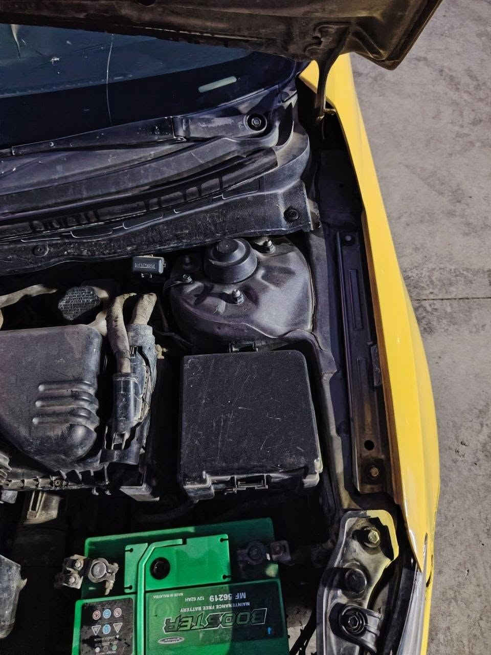 السلام عليكم فورتي للبيع موديل ٢٠١١ مكينه كير تبريد صدر كله مكفول سياره حادث باب جاملغ ودوسه عكس سايق السعر ٧٥ بيه مجال ***********
