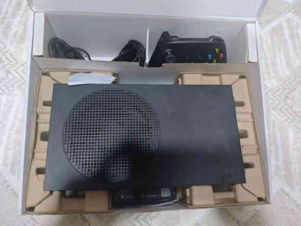 اكس بوكس سيريس اس ذاكرة T1 . مستعمل اخوة الجديد مع اشتراك 3 اشهر و جوستك جديد . 650 الف وبي مجال اتصال عل رقم لاحد يراسل خاص . ***********
