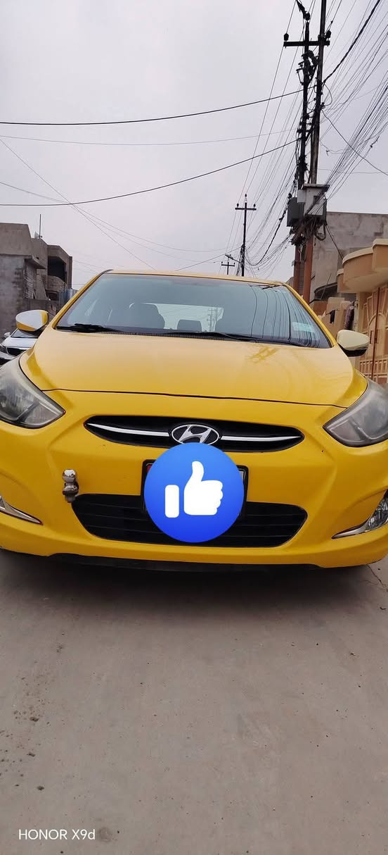 اكسنت 2017
رقم نينوى الماني 
سنوية صارلها 4 اشهر ساقطة
تحويل مباشر 
محرك gdi بي رخاوه 
كابون بانزين 
ضرر بوند وجاملق 
بيها تلقيطات بسيطه مال تكسي
السعر 94 وبيها مجال للطيبين

***********
