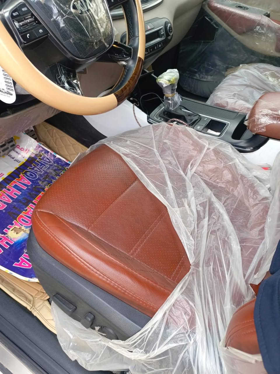 سلام عليكم.
سيارة سورنتو موديل ٢٠١٩للبيع وارد خليجي.
سيارة مكفوله من صبغ وتكحيل وبارد ماعد رصعه زغيره جداا بل بنيد.
سيارة ماشيه ٤٥ورقم جديد انكليزي.
محرك سيارة 6سلندر.
سيارة نظيفه وجديده كلش تجي وتشوف بعينك.
سعر سيارة 265 وبيه مجال للشراي فقط.
مكان سيارة بابل
*********** تواصل عل رقم وغير متواجد عل ماسنجر.
