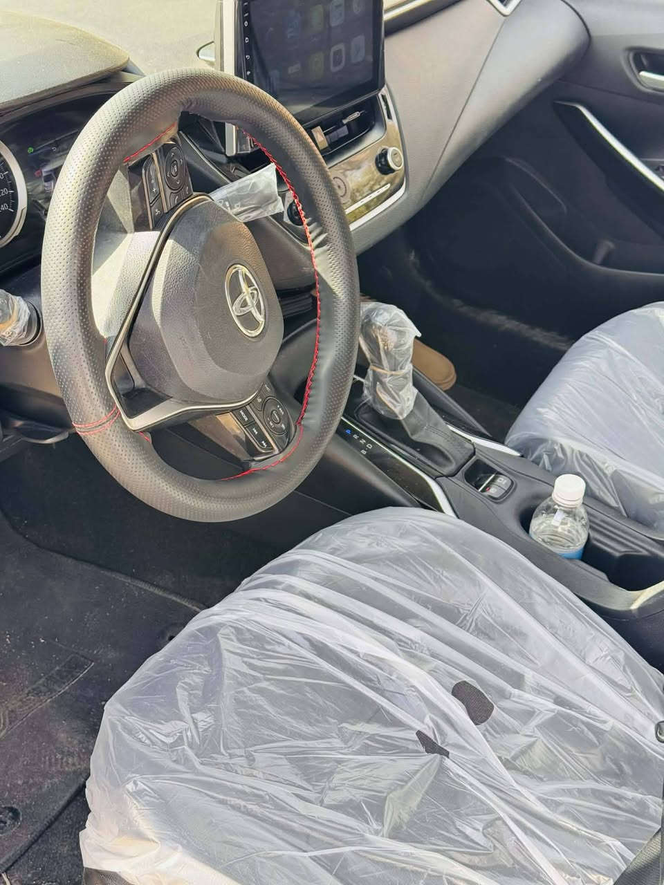 السلام عليكم
للبيع تويوتا كورلا هايبرد 
موديل 2024 خليجيه 
ماشيه 14
سياره جديده 
 
السعر145
للاتصال ***********
مكان السياره بابل
