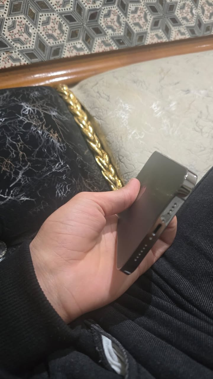السلام عليكم ايفون 📱
13 pro max 

أمريكي مامفتوح الجهاز مال بيت نظيف فقط هاي الشخط بلشاصي من ورة الحافظة 

ب🔋94 

ذاكرة 256

الجهاز يقرأ حاسبة مامفتوح السعر 725 الف ويا 5 كفرات هدية  : سبب البيع محتاج فلوس 💵 مكاني بغداد فلكه حي النصر


**إذا كنت صاحب هذا الإعلان وتريد حذفه لأي سبب، رجاءا أرسل رسالة إلى الدعم الفني**