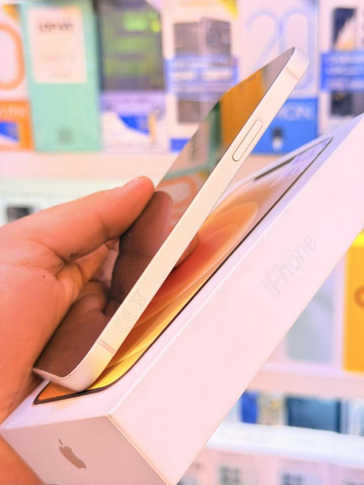 ايفون 12عادي
ايفون 12عادي ذاكره 128بطاريه 90‎%‎عربي شرق اوسط اصلي جهاز اخو جديد زلغ واحد مابي وتر بروف جهاز معنه كلامه نضيف هوه جديد سوه لا مفتوح ولا مصلح ملحقات كامله ضمان 5ايام من مركز سعر 350الف قفله من الاخير 
بغداد البياع شارع عشرين مكتب ماستر للمبايل 
***********
