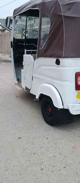 سلام عليكم تكتك للبيع 22شهر ل4رقم نكليزي تحويل مباشر تكتك خير من الله كلشي ما ينقصه معمر بيهه دوس وبيهه بارد شويه ب لغد الايسر مكينه ما مفتوحه بس مفيلسه سعر 8و 100وبيهه مجال مكان بغداد حي البتول قرب جسر المشاه ***********
