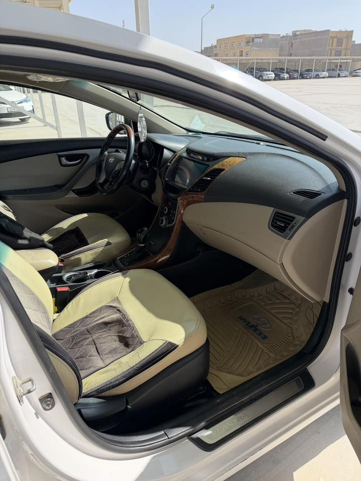 السلام عليكم النترا موديل 2016 خليجي مكفوله سياره من الضربه والتبديل سياره جاهزه من تخم تاير من حداديه مامي خلفي مكينه وكير 1800 رقم واسط بسمي مكان سياره واسط السعر (125)  
رقم تلفون ***********
