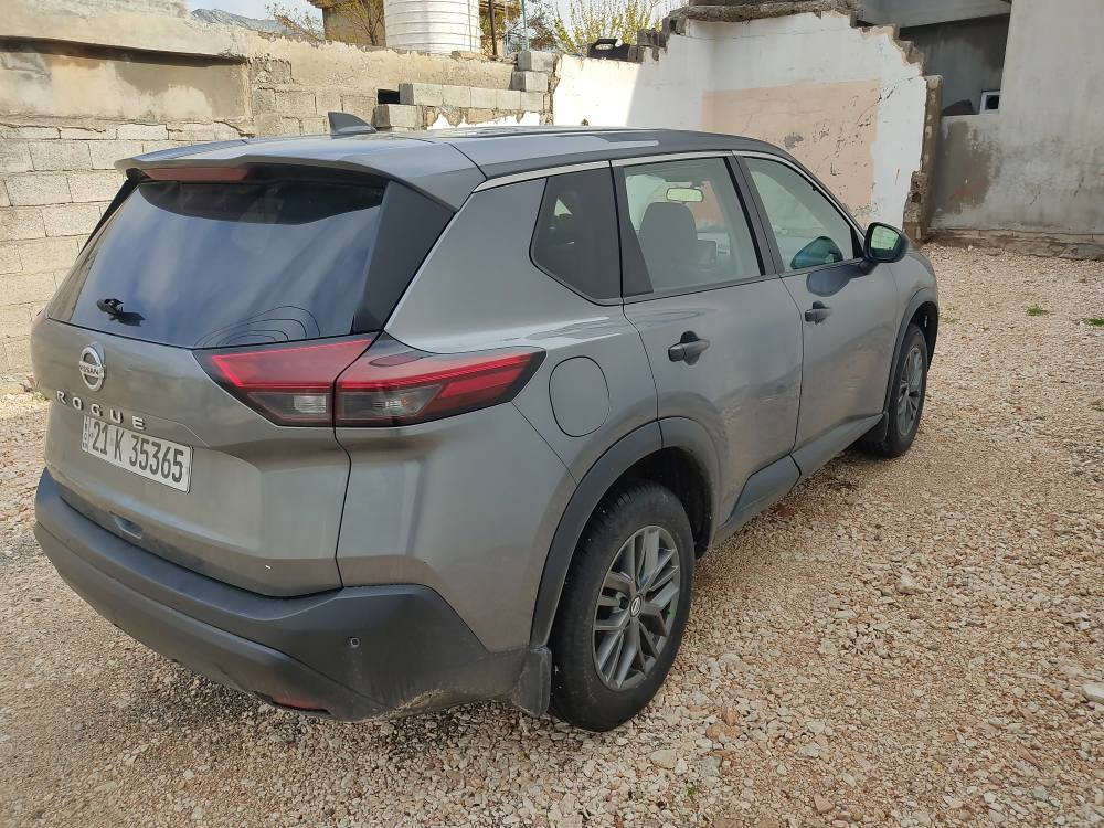 نیسان ڕۆگ2021 مەکینە4بستۆن مەرغوب یەک پەلە بۆیاخی هەیە بی ناوگرتن مەکینەو گیڕی بەشەرت سەنەوی تا2028تازەیە تایەی تازەیە 44هەزار ڕۆشتووە سعری190گەڵاو ماعمەلە شوین سلیمانی ***********     *********** السليمانية, العراق
