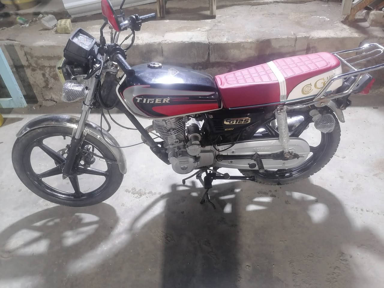 سلام عليكم دراجه سيفان مديل 2021 شاصي اصولي مديل 18 داجه كامله مكمله بوجهك للشارع مكينه مامفتوح بيه برغي عله وضع لشركه اوراق اصولي سعر ٤٥٠بيه مجاب بصيط كلش مو تجيني اطيح ١٠٠ الف مكاني بغداد بسمايه كل نقص مابيه رقمي والشراي يتصل *********** مو شراي لا تشلع كلبي فدوء اروحلك
