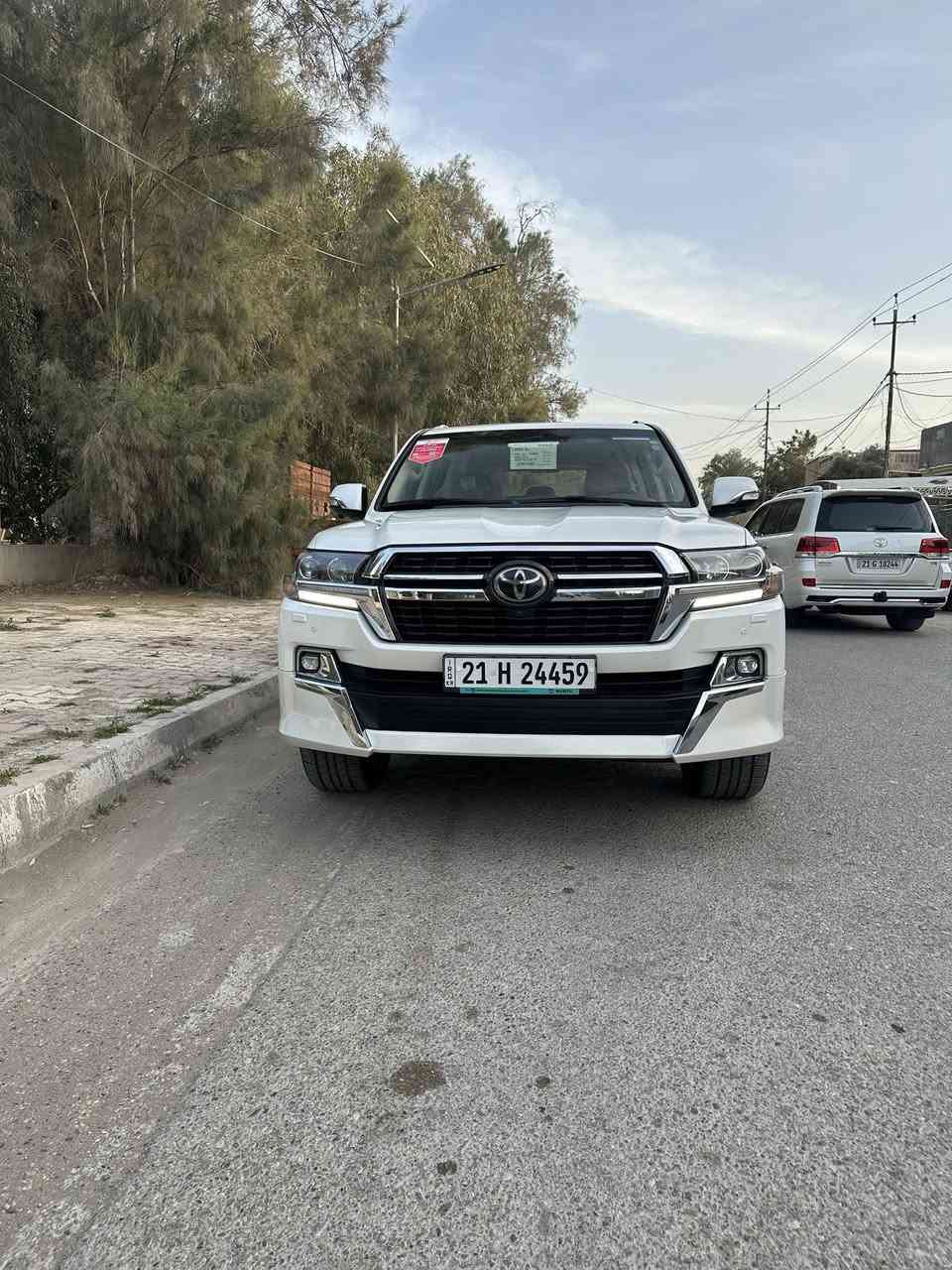 السلام عليكم للبيع لاندكروز موديل 2017 خليجي شركة ساز وايت اديشن اصلي ام الدعاء
فول مواصفات 

كشنات جلد 

كشنات كهرباء 

4 كامرات 

مري قلاب مع البك 

مري شفط 

اشاير بالمري 

اشاير ترحيب 

3 شاشات 

ثلاجه 

ماشية 115 الف كيلو 

اشاير لكزز 

4 بصمات 

دبل موس 

مودات قيادة 

تحكم ستيرن

مثبت سرعه 

حساس امامي خلفي 

لد نهاري 

فتحة سقف 

ساز ام الطفاية 

السعر 478 وبيها مجال 

رقم سليمانية سنوية وهزة وبراد كله جديد 

بسمي تحويل ثاني يوم 

السونار مرفق مع الصور 

ماشية 115 الف كيلو حقيقي شرط الفحص 

السيارة كفاله عامه من الصبغ و الفتح والشخط والرصعه كفاله مكينه كير كفاله عامه ماعده بي دي ار صغير 

تخم تاير تخم دسكات حدادية كله جديد 

السيارة متصرف عليها الف دينار كامله من كل النواحي 

مكان السيارة ديالى المقدادية 

***********
