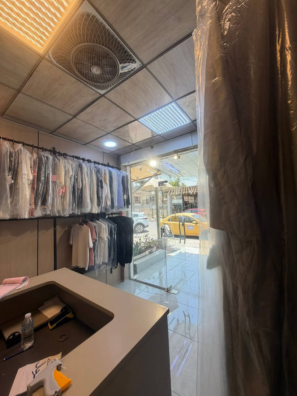 � مكوى للبيع – فرصة جاهزة للعمل 🔹
📍 الموقع: بغداد – حي حطين – شارع زويني
💰 الإيجار الشهري: 500,000 دينار

مكوى مجهز وجاهز للعمل مباشرة، يتمتع بسمعة طيبة وقاعدة زبائن موجودة، مناسب لمن يبحث عن مشروع قائم يحقق دخل من أول يوم.

✅ موقع جيد وحركة مستمرة
✅ تجهيزات كاملة
✅ لا يحتاج إلى تأسيس أو مصاريف إضافية

للاستفسار والمعاينة:
📞 ***********
