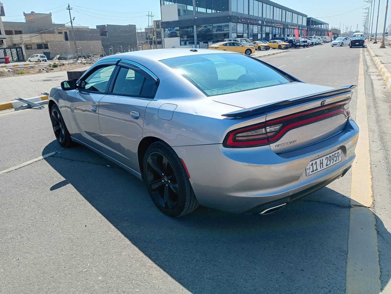 السلام عليكم للبيع جارجر م2015 بيها بونيد وجاملغ تبديل بيها بابين كلير السيارة حلوه وجاهزة من كولشي مابيها نقص برغي سنويه 2030 وهزة جديده السعر 150 عنوان واسط الصويرة فلكه الزعيم ***********
