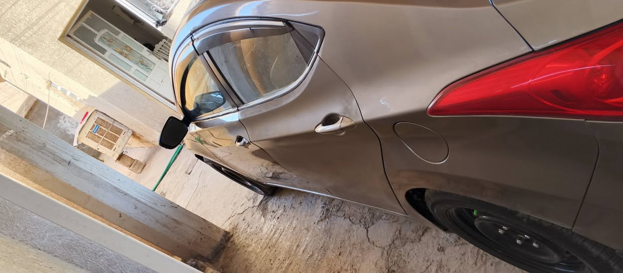 السلام عليكم النترا ١٢ محرك ١٨٠٠ بيهه صبغ كم قطعه ابيع احزام السعر ٨٩ *********** واني ممنون
