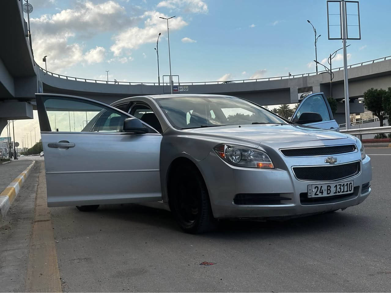 السلام عليكم 
للبيع ماليبو 2011 
سياره جديده لوك تبريد تخم تاير صدر 
سياره ماشيه 169 الف 
شرط بجم كبس اي قطعه ممفتوحه بيها كله بلاد بيها كلير جاملغ خلفي وباب خلفي  فقط كلير  والسياره الباقي كله مكفول 
سعر سياره 83 وبيها مجال بسيط 
واي استفسار الاتصال على رقم *********** وبي وات ساب بغداد, العراق
