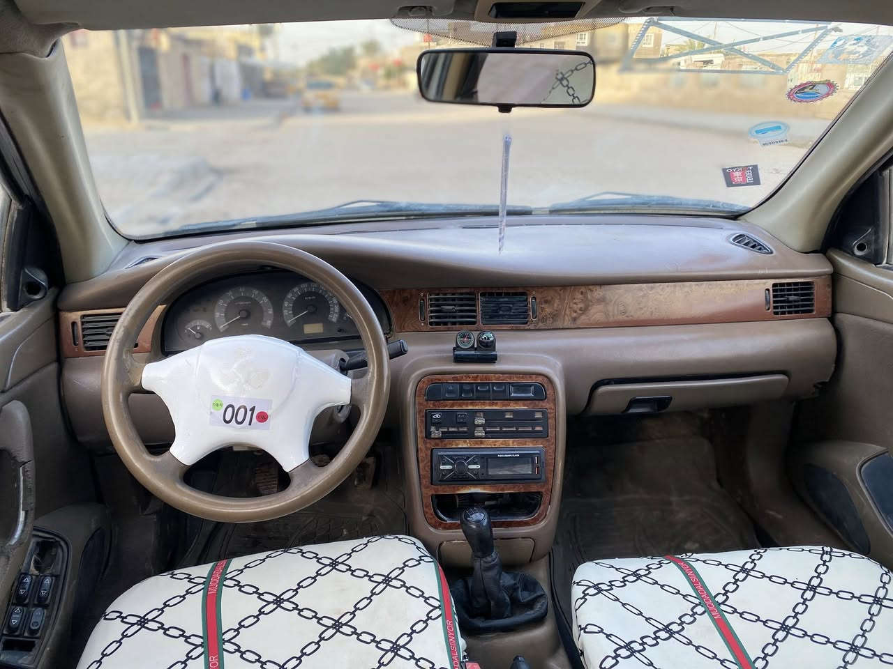 سلام عليكم للبيع سياره سمند موديل 2010 سنويه ل28سياره جديده مناقصه اي شي حداديه تخم تاير مكينه كير شرط السعر 32وبيه مجال بسيط جداا الرقم ***********
