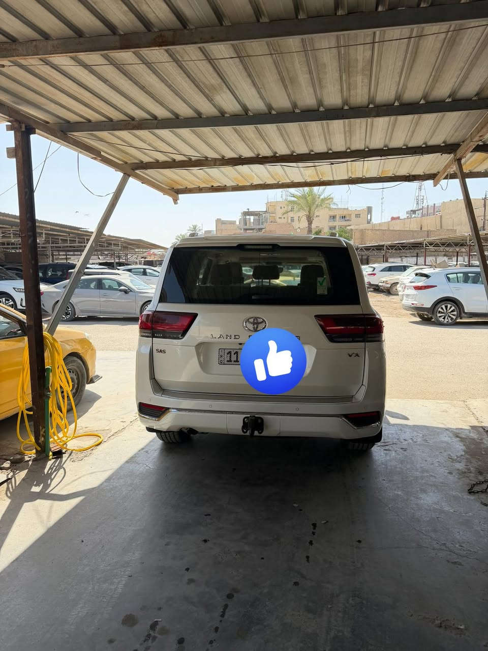 السلام عليكم للبيع لاندكروزر ٢٠٢٢ شركة ساز سعر ٦٥ ألف دولار للاستفسار ***********
