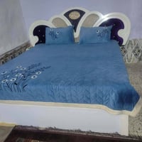 غرفة نضيفه • سرير