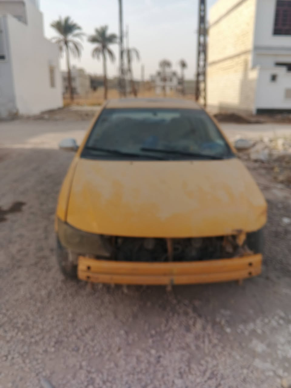 السلام عليكم سياره ليفان للبيع محور كير ومكينه كورله السياره عطلانه ابيع كوم حديد  سعره 15 ورقه قفل ***********
