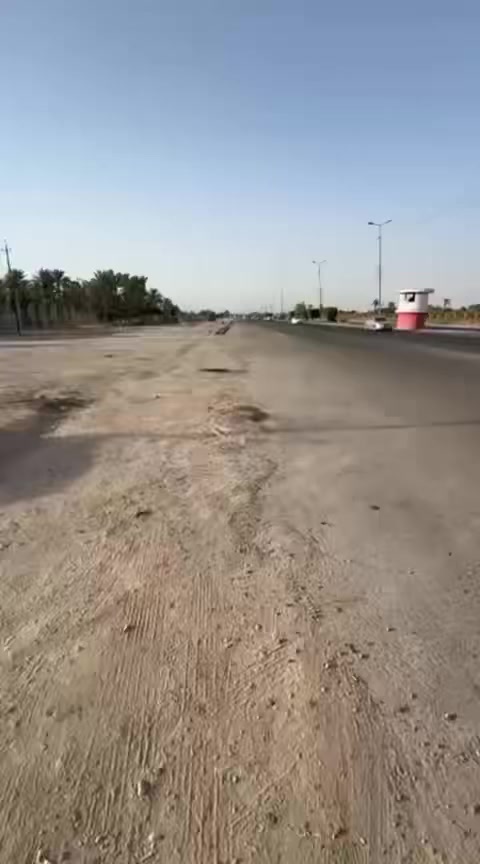 السلام عليكم قطعه ارض زراعي سند 25  مسجله بلبلديه المساحه 400م/ 200م بيه بتلو /200م  فارغه العنوان حي بلال خلف محطه الدليمي 
السعر 86 مليون  الستفسار التصال ‭0772 930 0125‬
