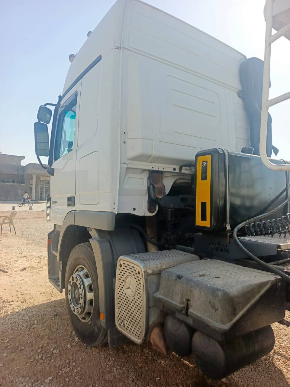 سلام عليكم.
اكتروز. تك.  سبرنك.  2004. بمديلها.
مكفوله كفاله. عامه. من. كلشي. تخم. تاير. مسجله. فلات. ذات جوانب متحركه. 
عربانه. ماموت. 4. دناكير. طول 12.60. متر. دناكير. 16. تخم تاير. راس وعربانه.  
الاستفسار تصال ع رقم ***********‏
