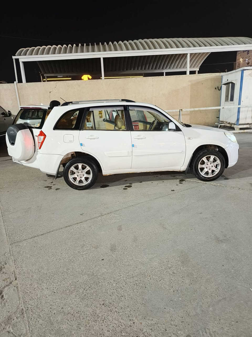 السلام عليكم
للبيع شيري تيكو 
موديل 2015
وهزه جديده لسنويه لحد 2029
رقم بصرة(انكليزي) حره تحويل مباشر بأسمي 
لون ابيض 
.
مكفوله كفاله عامة عدا ملاحظات على البدي 
ملكطة خياسات وسيارة كلش حلوة
.
مكينه 2000
كير ميكانيكي (المرغوب)
فتحه بالقماره 
تحكم ستيرن جهتين 
باتري جديد
كشنات جلد 
حساسات خلفيه 
تبريد ثلج
ماشيه 165الف (حقيقي)
وسعرها 68ورقة وبيها مجال
ومكانها بالبصرة حي المهندسين
للاستفسار اتصل على هذا الرقم ***********
