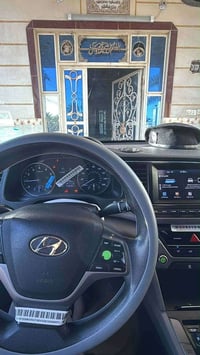 هونداي النترا موديل 2017امريكي بيهة ٣قطع جاملغ وبنيد مبدل وباب مصبوغ م...