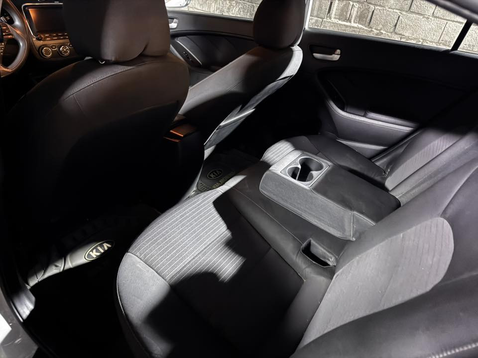 السلام عليكم 
فورتي موديل 2018
السيارة جديدة بيها قطعة صبغ 
رقم اربيل ابو السنوية بيتة بغداد الجهاد
السعر 105 ماشية 90الف
***********
