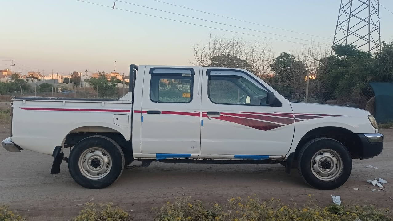 نیسان مودیل 2004 کتابی مزایدە ی لە گە ڵدایە 
بە شە رتی گێر مە کینە ئە کسل 
بێ دە عمو لێدان 
بێ تە قە و ڕە قە 
سعر 
تە نها 
47     گە ڵاو کە مێک مە جال 
شوێن چم چماڵ 
ژم 
***********
***********

