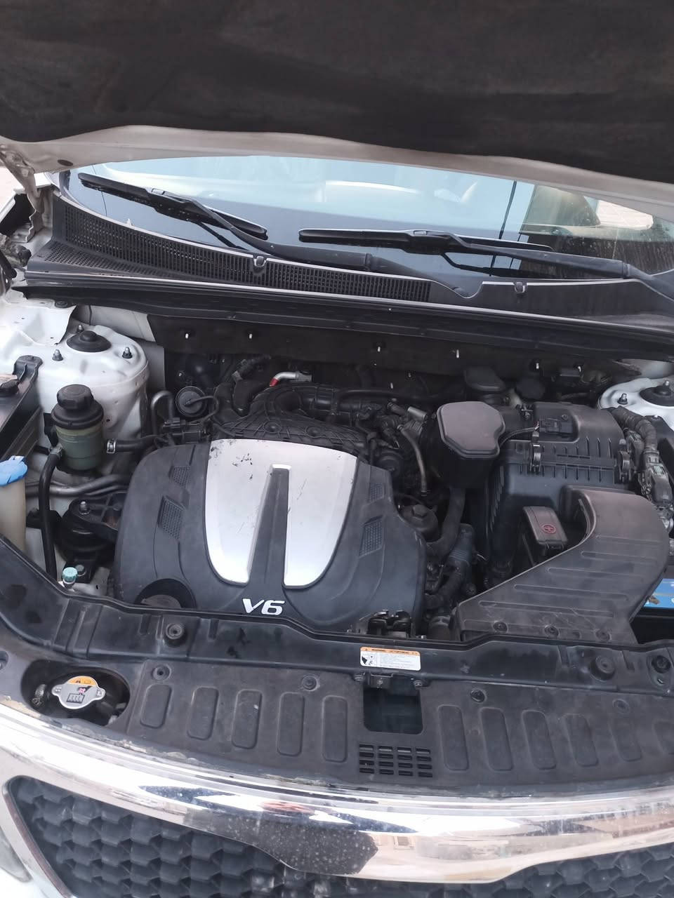 سورنتو 2013 كويتي 6 سلندر
‏
‏فول مواصفات بصمه ابواب وتشغيل 
‏
‏مكفوله من ضربه وصبغ بيه بارد بسيط 
‏
‏المحرك مبدل كازكيت وصارت بي خشونه شويه بس افتريت الفيتريه كله كالو ماعليه شي روح جنك طالع لسعوديه 
‏
‏ مكانه الانبار الفلوجه 
‏
‏السعر المطلوب 165  ورقه وبيه مجال بسيط 
‏
‏للاستفسار الاتصال على الرقم ***********
