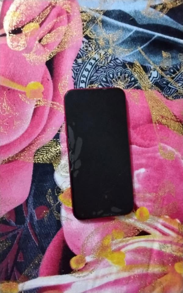 للبيع عاديiPhone 13 (أحمر) سعة 256GB ❤️
• البطارية: 80%
• اللون: أحمر
• السعة: 256 جيجابايت
• الجهاز سليم 100% وخالي من الأعطال
• لم يسبق له أي تصليح أو فتح
• الأداء ممتاز والكاميرا قوية جداً
• الجهاز نظيف ومحافظ عليه والاستخدام شخصي

السعر: 500 الف
ويوجد مجال بسيط للشراي.

للتواصل واتساب:
***********

جهاز ممتاز لمن يريد آيفون عملي وسريع، يتميز بكاميرا رائعة وأداء قوي وسلاسة عالية في الاستخدام اليومي والألعاب والتطبيقات، وسعة 256GB توفر مساحة كبيرة للصور والفيديوهات والملفات.

ملاحظة:✨الكسر ال واضح ب الصورة ب لزكة وليس بـ شاشه.✨
