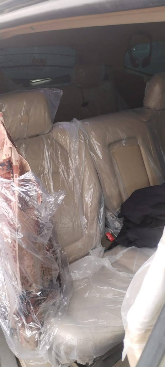 سلام عليكم شوفرليت ترافس
السياره جديده عليها غرمه 11ورقه ينزل من سعرها 93تفاصيل اكثر اتصال عل رقم ***********
