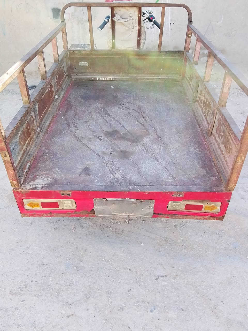 البيع كلك مكفوله من السرقه مكاني نجف حي شرطه جاهزه الدراجه موديل 2007 السعر 775 وبيه  الشراي يخابريني وبيه خير ويدلل ***********
