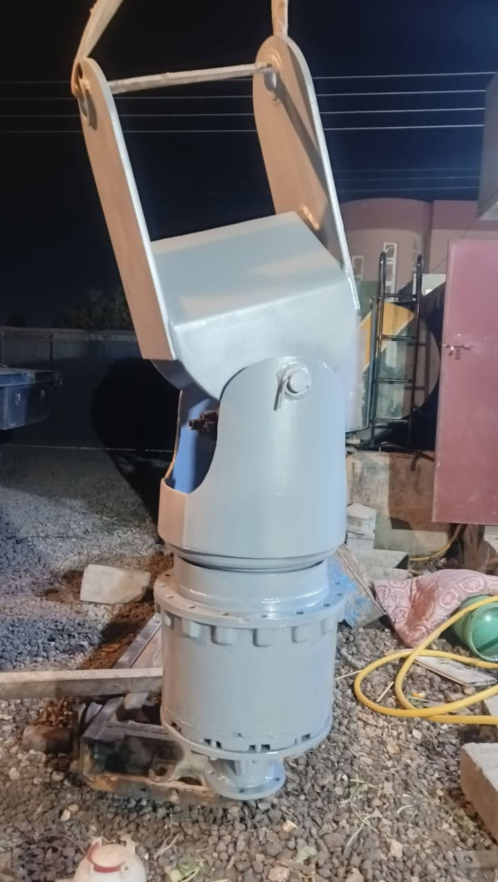 بسم الله الرحمن الرحيم للبيع انواع البراين والماطورات حفر 
***********
***********
