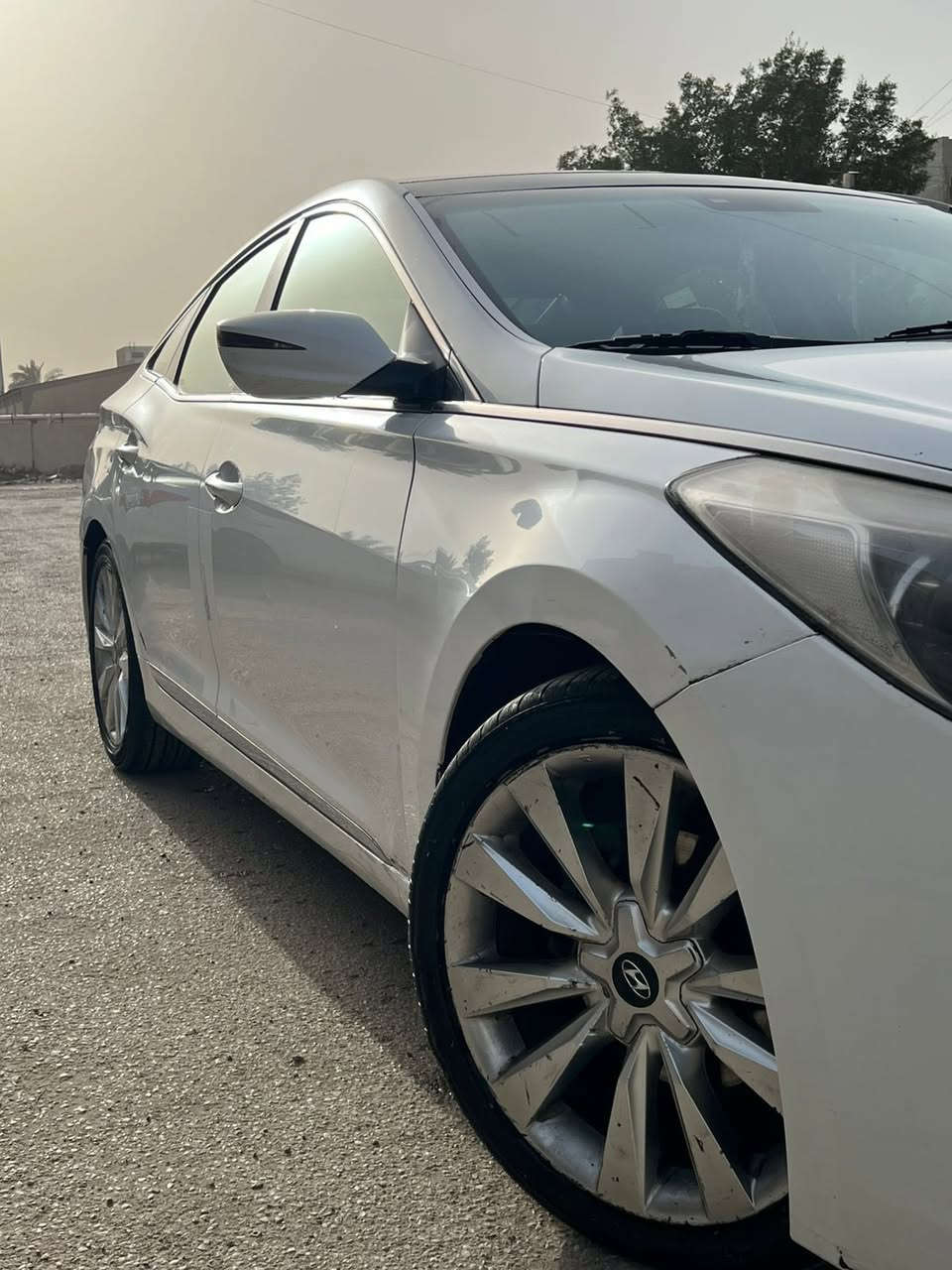 ازيرا 2013 مكفوله الحادث والصبغ بيها اماكن بارد قليل اربيل سنويه منتهيه من 2022 مكينه مفتوحه تبريد لو غاز لو كمبريسر وباقي مواصفات الازيرا معروفه السياره خير من الله 
***********
