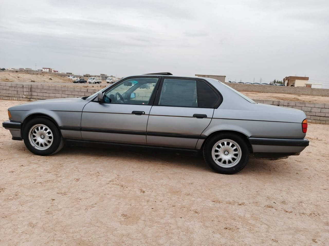 للبيع نقد بدون مراوس بي ام ٧٣٠ موديل ٩٢ نينوى مشروع وطني شرط التحويل صبغ جماليه بدون اي ضرر فول موصفات سياره برقي مابيها نقص مال جناي ترايك ٢٠٠ السعر ٥٧ وبيه مجال بصيط للشراي *********** خابر وتدلل مكاني الشركاط
