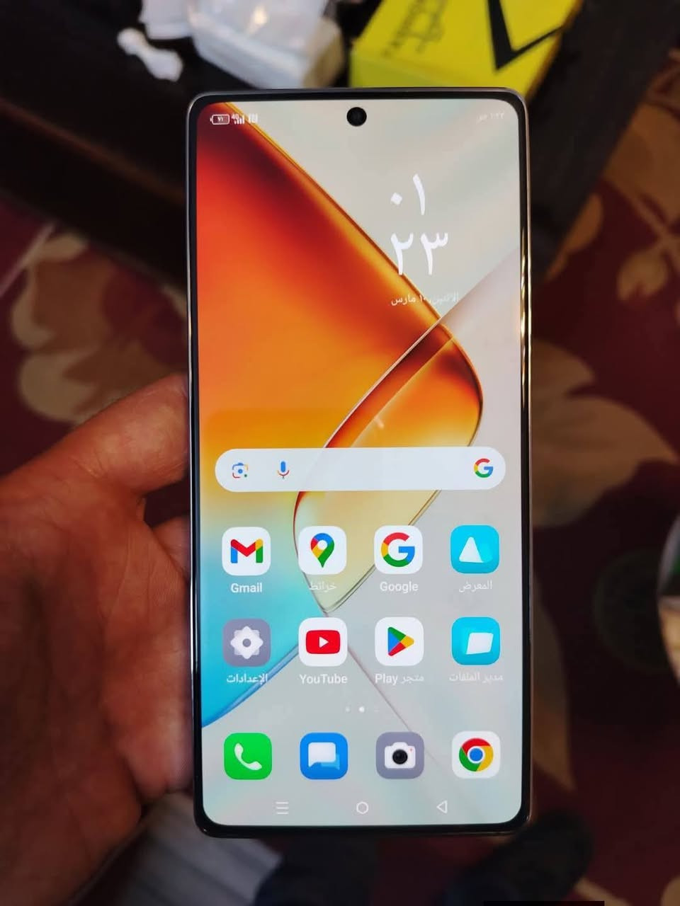 سلام عليكم ) سعر 130   هذا الهاتف هو هاتف Infinix Note 40.يأتي الجهاز بشاشة AMOLED مقاس 6.78 بوصة وبمعدل تحديث 120 هرتز.يعمل الهاتف بمعالج MediaTek Helio G99 Ultimate (في نسخ 4G).يحتوي على كاميرا خلفية رئيسية بدقة 108 ميجابكسل.يدعم شحناً سريعاً بقدرة 45 واط وبطارية بسعة 5000)‏‪***********‬‏)
