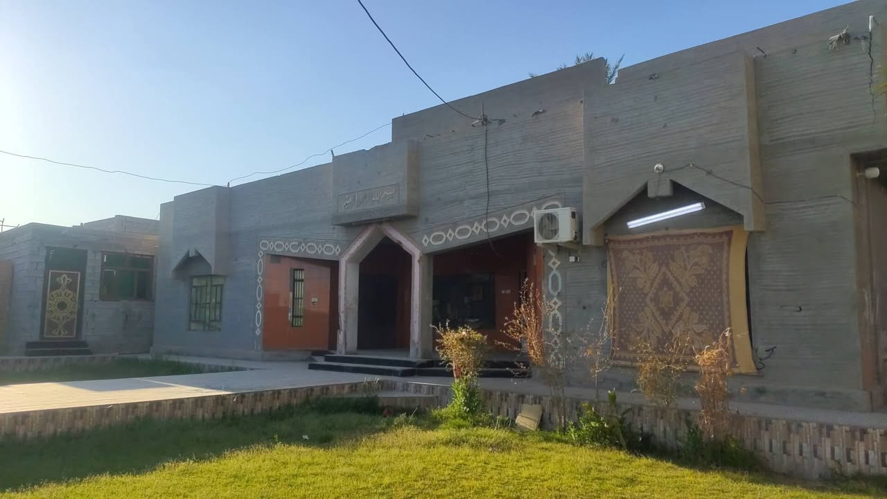 بيت للإيجار – الصوفية / قرب محطة الكهرباء
بيت مريح ومناسب للعائلة يتكون من:
3 غرف نوم
ديوانية خارجية
مطبخ خارجي
عدد 2 حدائق
موقع هادئ وقريب من الخدمات
📍 الموقع: الصوفية – قرب محطة الكهرباء
📞 للاستفسار والاتصال: (***********)
