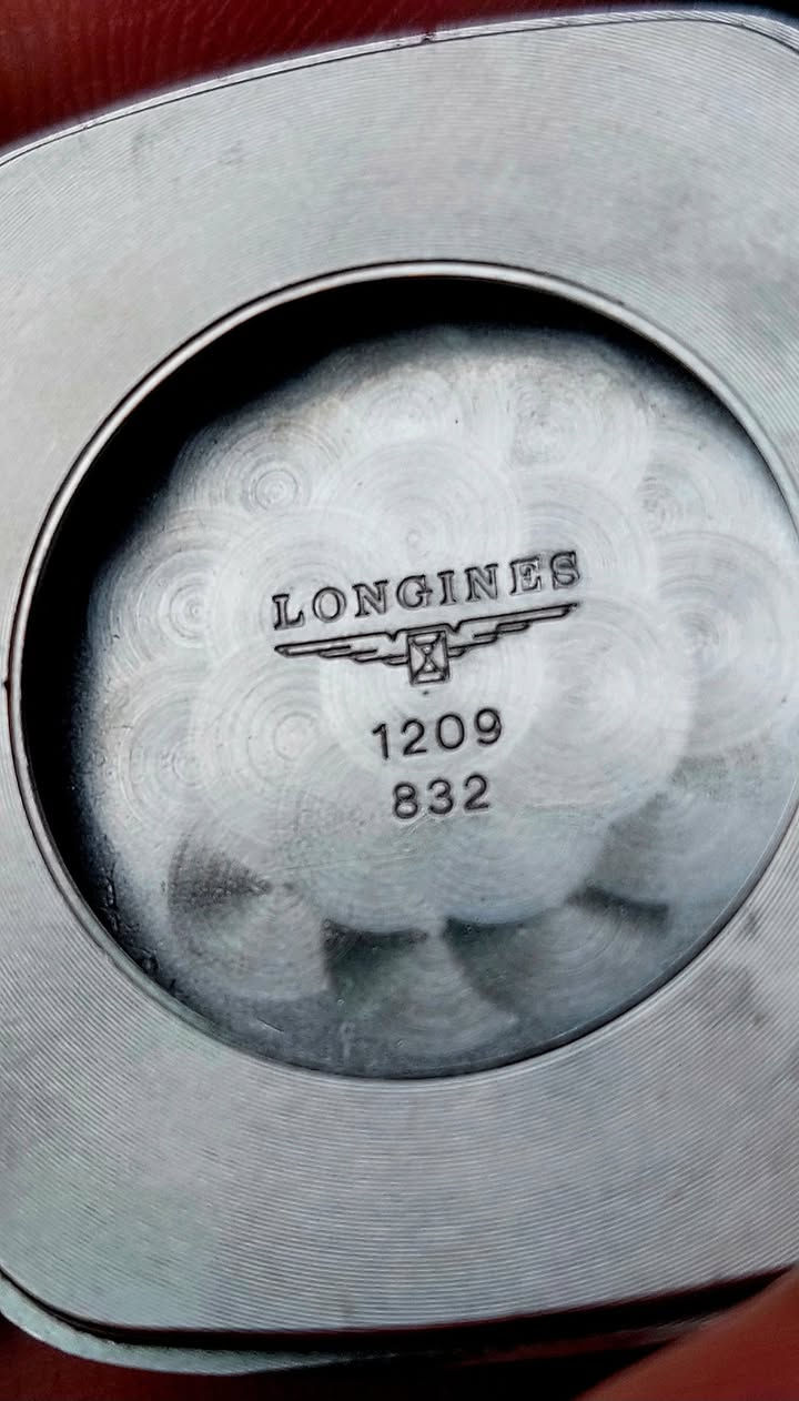 لونجين .نصب تكويك .انتاج 1971م
الابعاد . .عرض 30 . وطول 39
كيس تغليف ذهب 20 ميكرون 
ساعة  ميلين .
مينا كدامك
زمبلك  معلم .
مكنة شبه زيرو .
وقتها ممتاز 
نصبو واحد تكفي 39 ساعة عمل 
وسعرها 235 دولار ...


**إذا كنت صاحب هذا الإعلان وتريد حذفه لأي سبب، رجاءا أرسل رسالة إلى الدعم الفني**