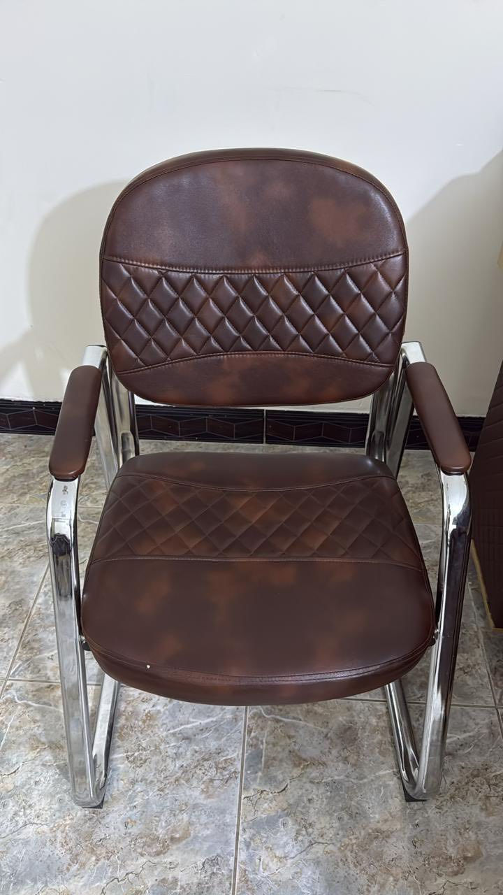 كراسي مكتبي وحديد يطبك اخو جديد مكاني بغداد منصور ***********
