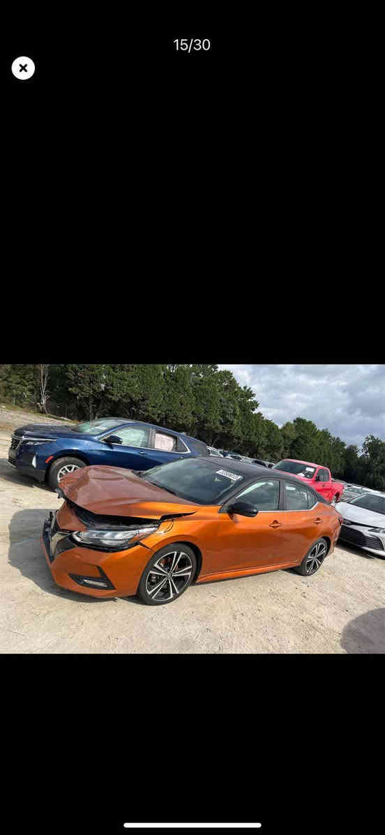 سينترا SR 2021 
سقف اسود بلادي 
بنيد مبدل اسود ومصبوغ وجاملغ كلير بدون معجون السيارة وبيها بارد شوية باب خلفي جهة السكن 
السعر 145مجال بسيط
*********** خناقين, ديالى
