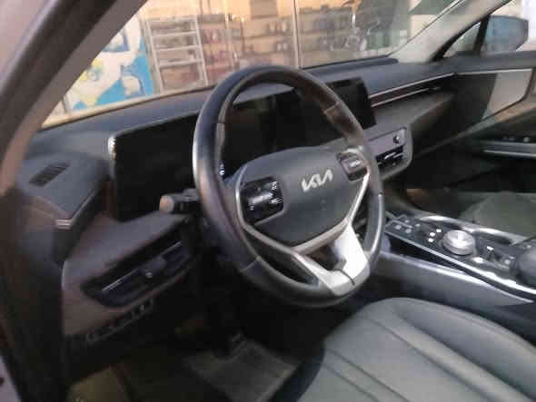 K8  وارد كوري 
موديل ٢٤ مرقم بس  بعد ما مستلم الوحات 
وما مسجله عله خط لحد الان 
بيه قطعه وحده فقط جاملغ الامامي
السعر 2015  ........***********
