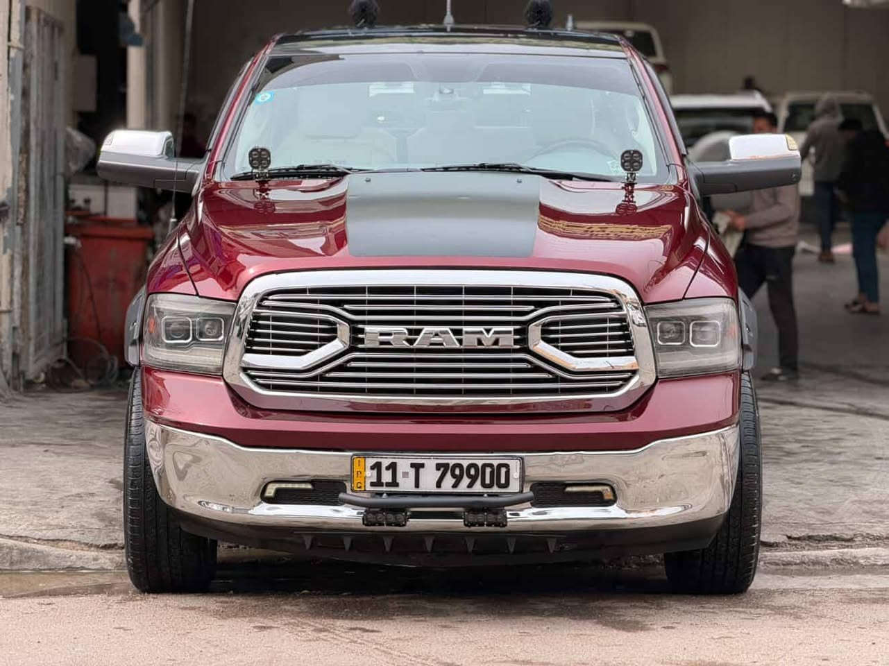 سلام عليكم
رام كلاسك هيمي 
مديل 2020 
مكينه 8
ويل حجم20 
داخل جلد 
شاشه أندرويد 
داش كام كامل 
سياره بدون حاذث 
فقط جاملغ الخلفي صبغ شي بسيط اثر حريق 
ماشيه 67 
سياره متصرف عليها ربع 
كامله من كل نواحي 
بدي جراره
داخل لونين 
سياره مرتبه ومتعوب عليها مال جناي 
سعرها 245 
سياره بااسمي رقم بغداد 
عنوانها بغداد 
الاستفسار اكثر ***********
