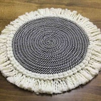 قاعدة صحون • ديكور حائط