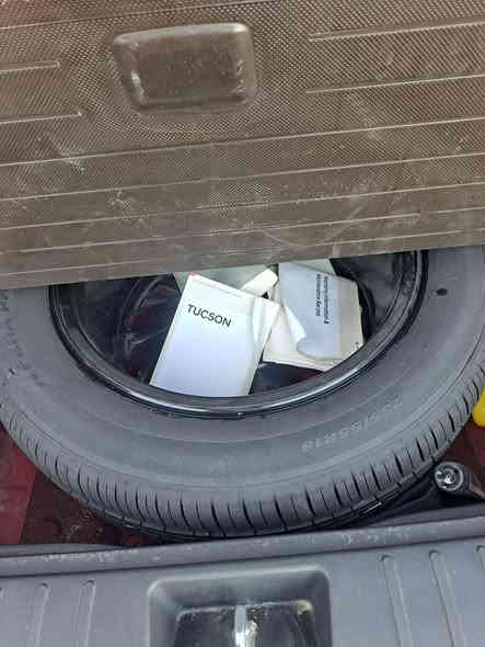 السلامً عليكم توسان موديل 2023 خليجي مكفول من الضربه والصبغ والبارد ماشيه ٥٢
مواصفات فول عدا البانوراما 
تشغيل عن بعد  ‎
بصمه + بصمه ابواب
هاند بريك بصمه 
اشارة ترحيب
كامره دواره 
‏‎دشبول شاشه الكترونيه
كشنات عدد٢ كهربائي 
مري شفط
تحكمات استيرن
‏‎تبريد قطعتين 
‏‎حساس امامي 
‏‎حساس خلفي 
‏‎درايف مود 
‏‎شاحن موبايل 
‏‎بردات أبواب خلفية 
رقمها بغداد الجديد بسمي
السعر 215اوبيها مجال ***********
