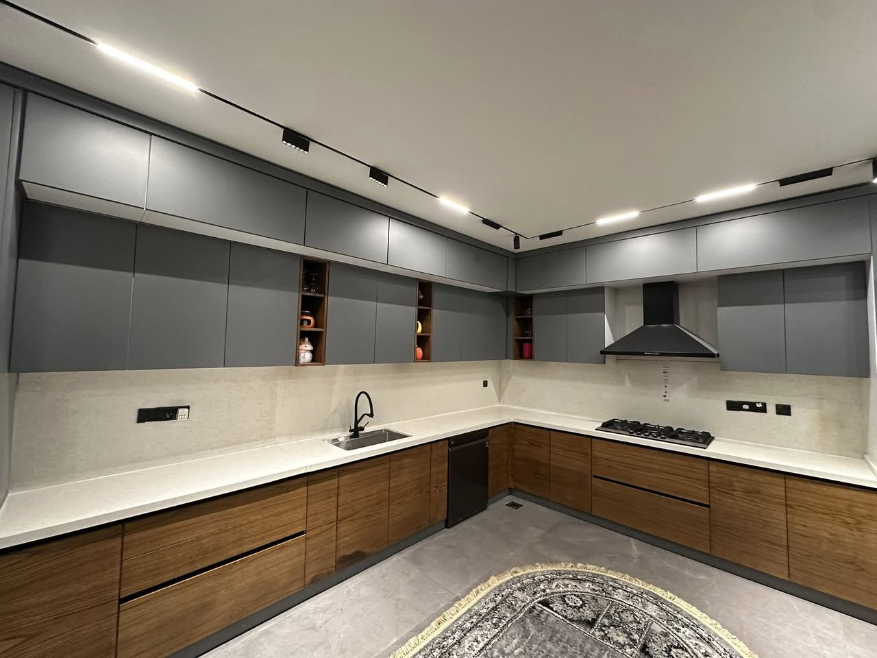 تعلن شركة عمدة ميلانو للمطابخ التركية 
تقدم لكم فرصة جديده لكل اهلنا في بغداد والمحافظات 
احجز اثاث بيتك او شقتك بالتقسيط المريح 
مطبخ 
غرفة نوم 
تخم قنفات 
ديكور داخلي 
صبغ 
شبابيك المنيوم 
محجر درج 
اجهزة كهربائية 
للحجز والاستفسار يرجى الاتصال برقم الشركة 
***********
او زيارة مقر الشركة بغداد القادسية قرب ساحة النسور
