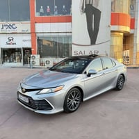 تيوتا كامري موديل 2022   وارد أمريكي   ماشي 47 الف  موصفات XLE فول موص...