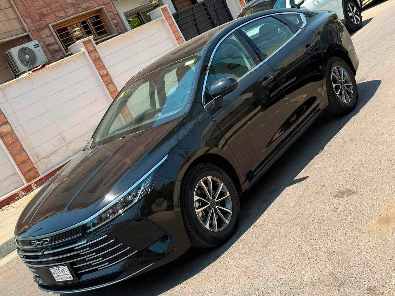 السعر ١٩ مليون قفل 🔒 

بي واي دي دستروير مكفولة سياره بعده شبه زيرو ماشيه ٧ الف كامل غراض كارت بصمة شاحنه لون اسود 

للاستفسار 
***********
***********
